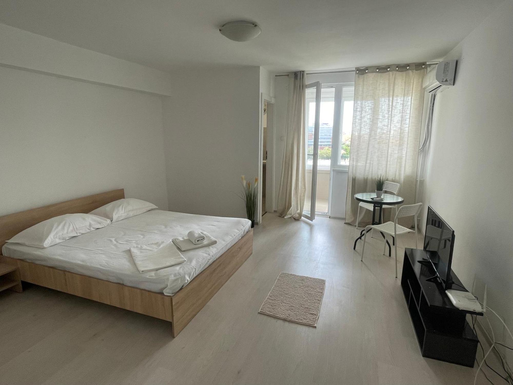 Near Center 1 Apartament *